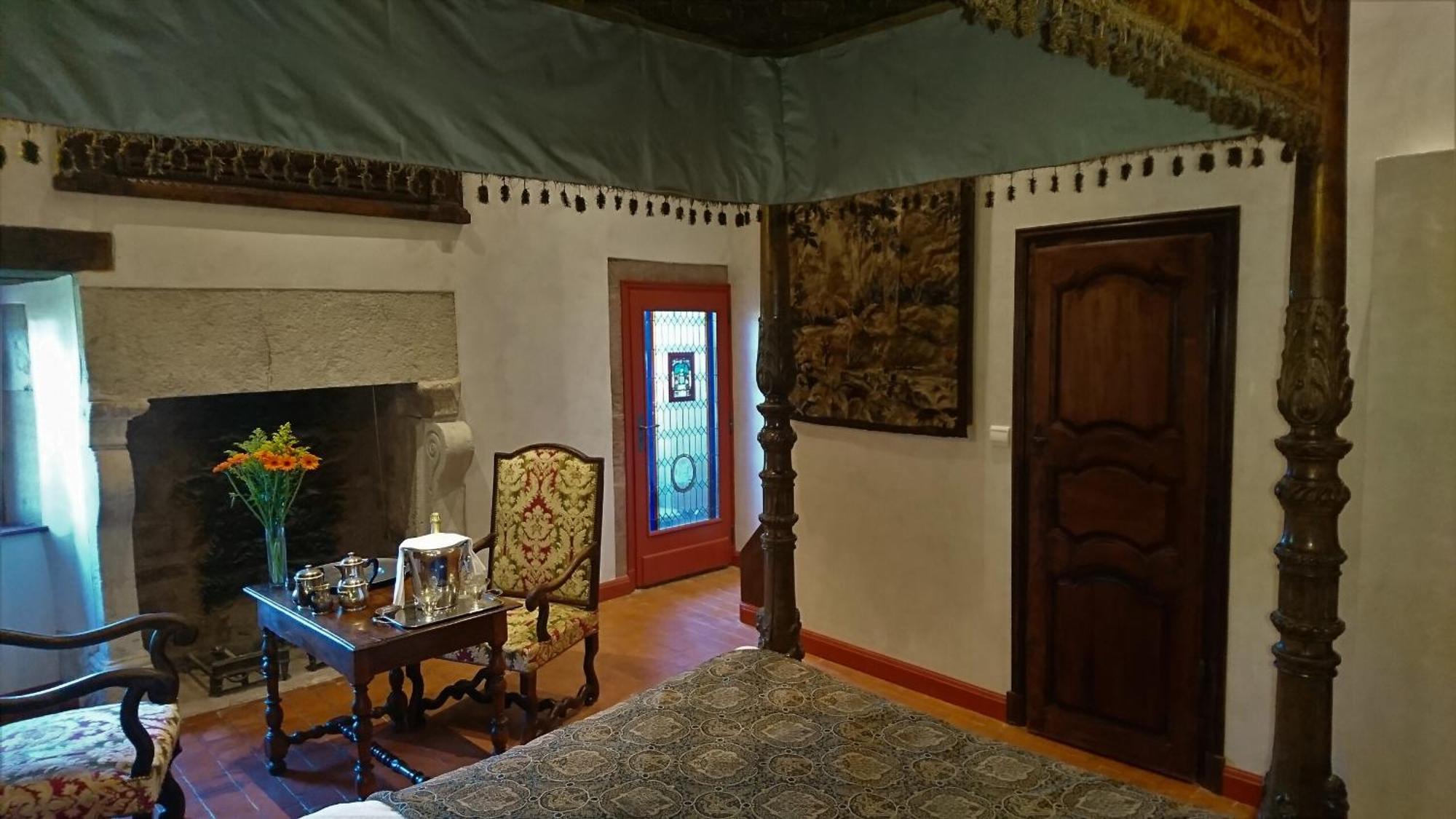 Chateau La Servayrie - Chambre D'Hotes Marcillac-Vallon 客房 照片